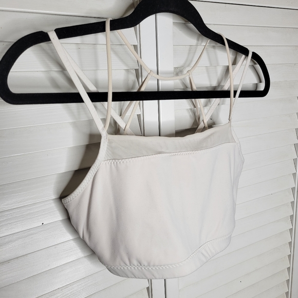 Athleta Powervita Superstrap Strappy Mesh Detail White Sports Bra MEDIUM EUC - Picture 3 of 9
